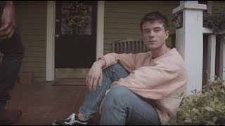 Alec Benjamin - Let Me Down Slowly [Official Music Video] screenshot 5